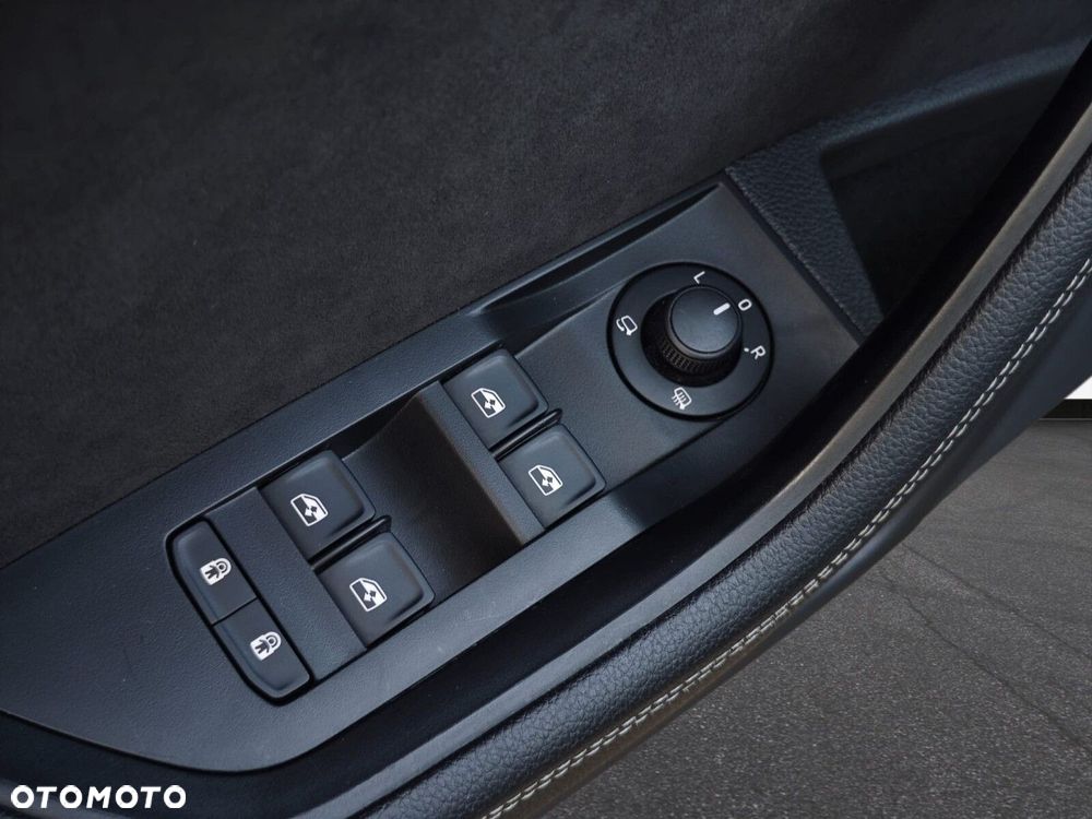 Skoda Superb 2.0 TDI SCR Sportline DSG - 30