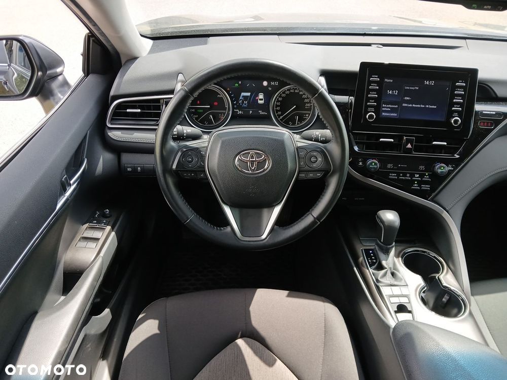 Toyota Camry 2.5 Hybrid Comfort CVT - 24
