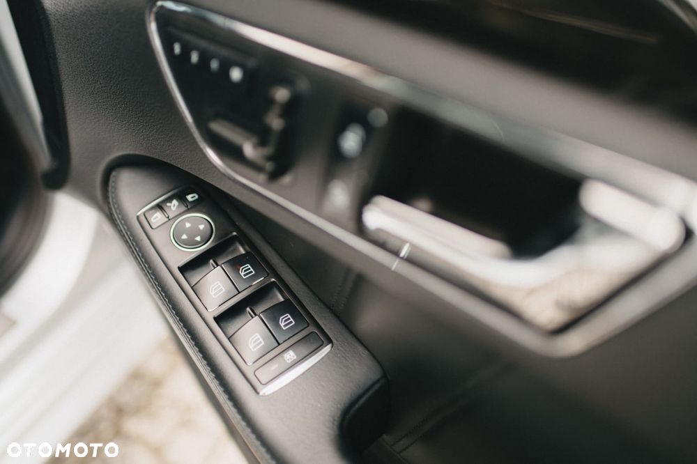 Mercedes-Benz Klasa E 63 AMG AMG Speedshift 7G-MCT - 27