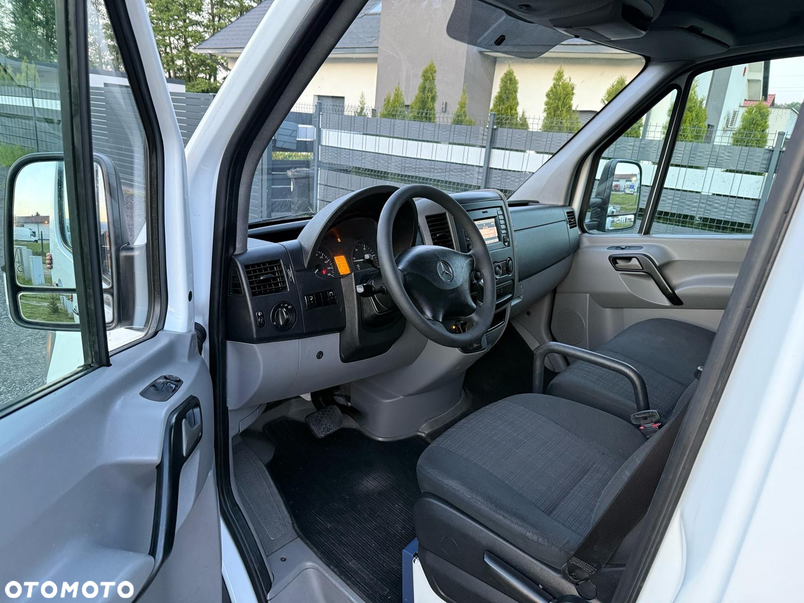 Mercedes-Benz Sprinter - 11