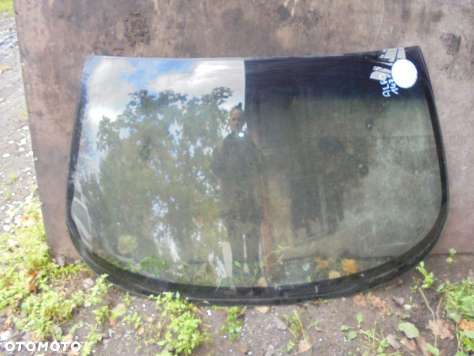 SZYBA PRZEDNIA  CZOLOWA ALFA 147 - 1
