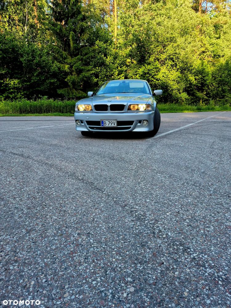 BMW Seria 7 740i - 3