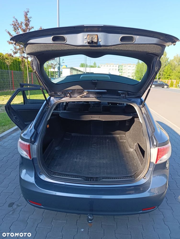 Toyota Avensis 1.8 Sol - 15