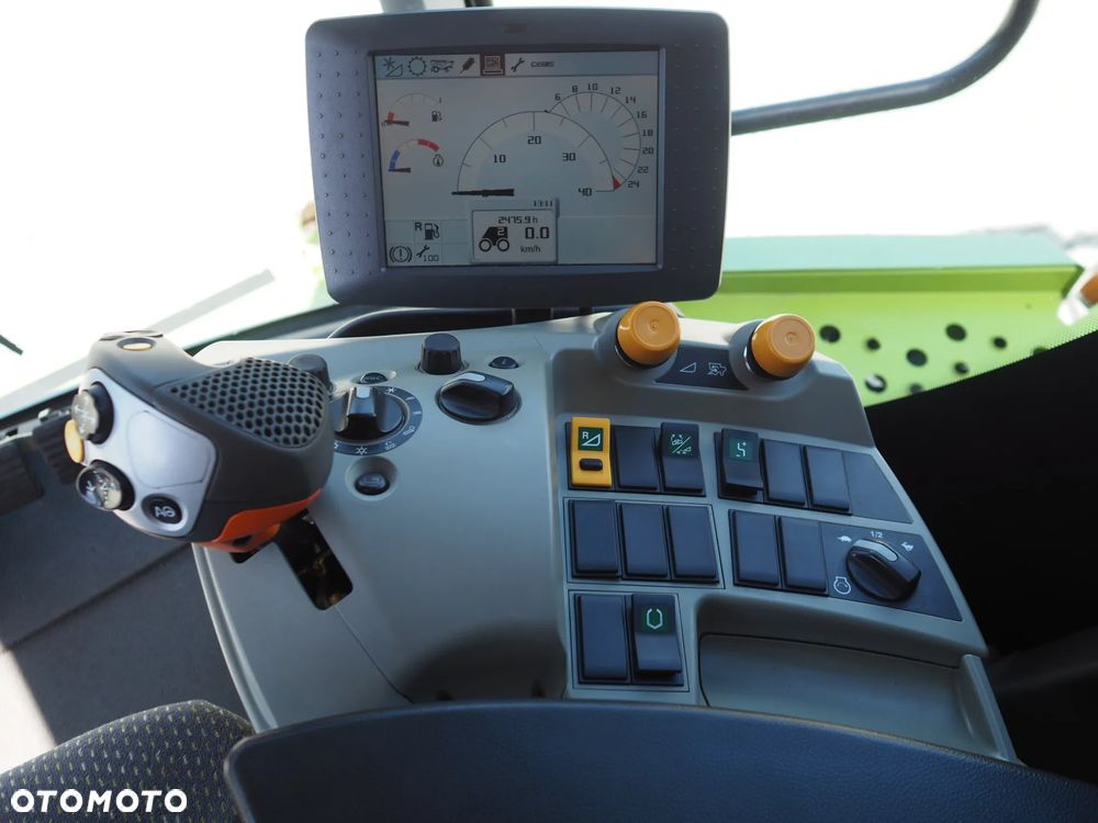Claas Lexion 660 + V750 - 7
