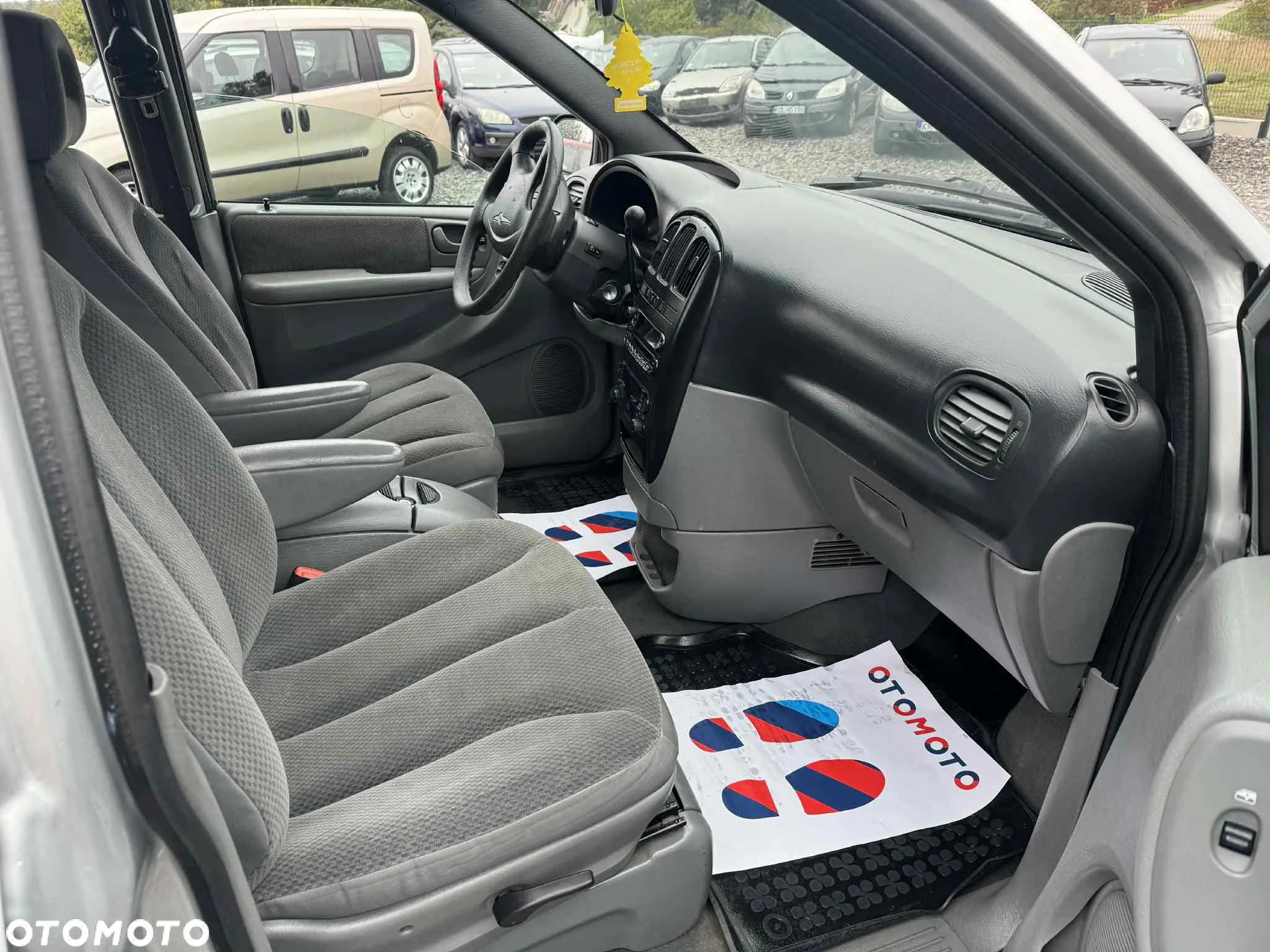 Chrysler Voyager 2.8 LX CRD - 14