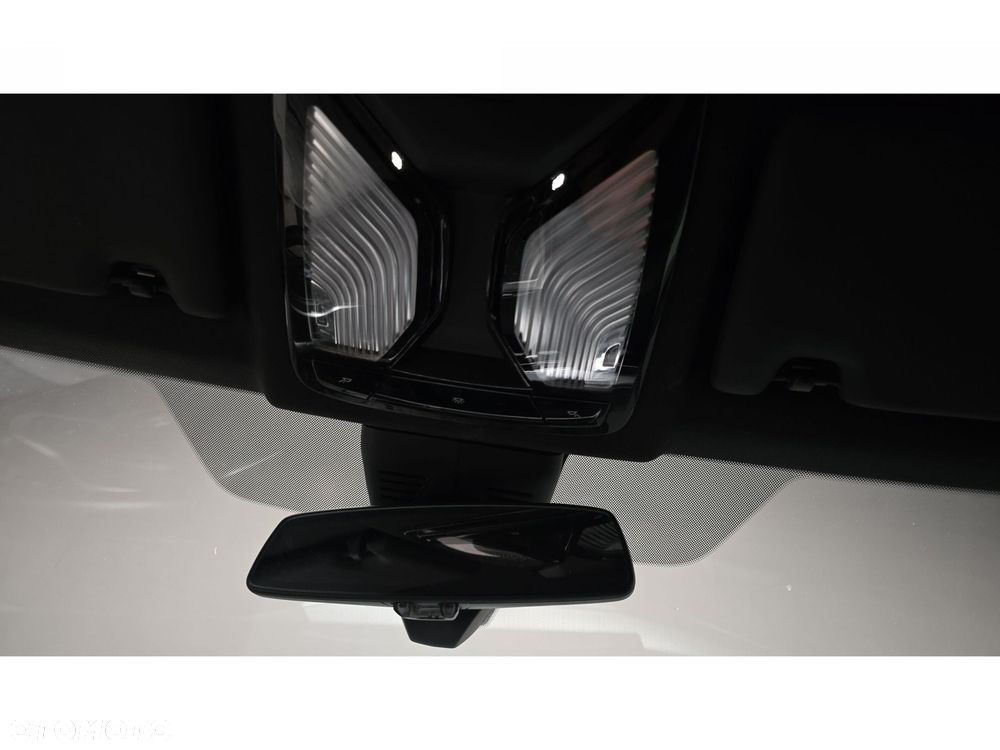BMW Seria 3 320d xDrive mHEV M Sport - 32
