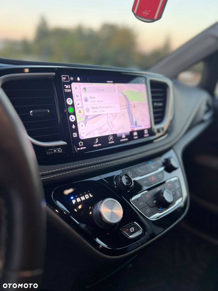 Chrysler Pacifica - 7