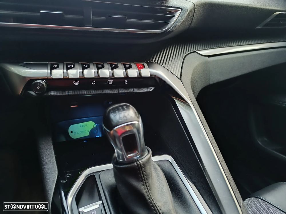 Peugeot 3008 PureTech 130 Stop & Start GPF Allure - 15