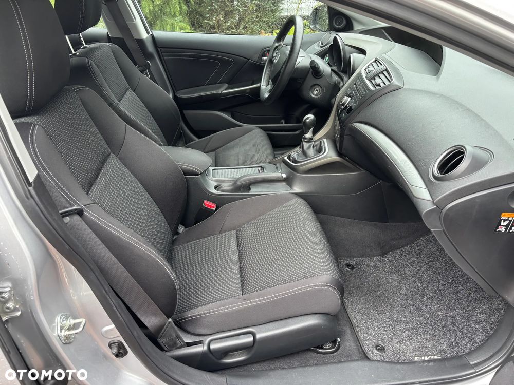 Honda Civic Tourer 1.8 i-VTEC Elegance - 25