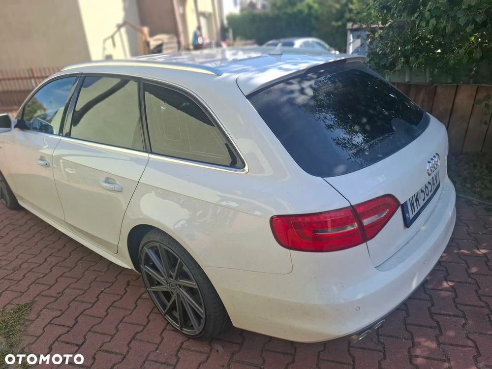 Audi A4 Avant - 11