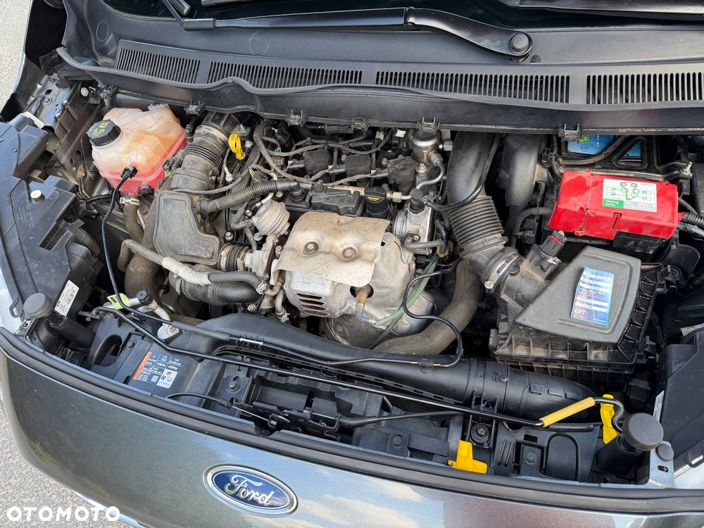 Ford Tourneo Courier 1.0 EcoBoost S&S Titanium - 27