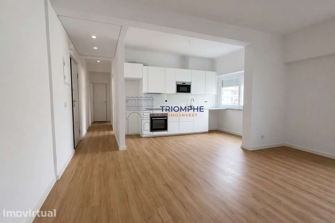 Apartamento T2 Totalmente Renovado com Arrecadação - Grande imagem: 2/21