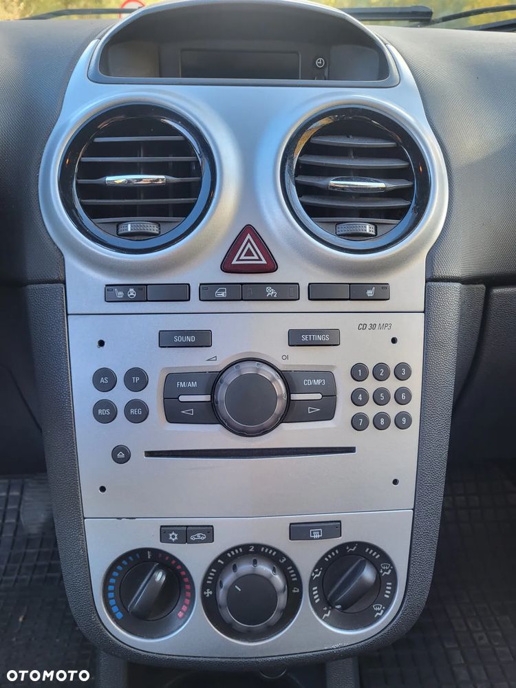 Opel Corsa 1.4 16V Edition 150 - 7