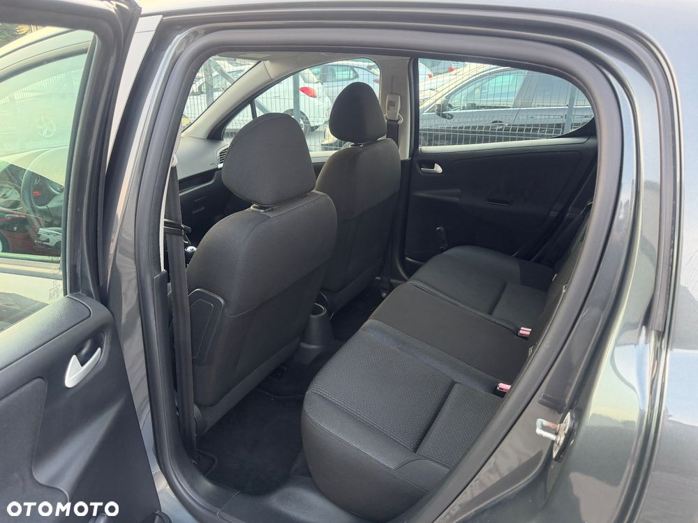 Peugeot 207 1.4 - 25