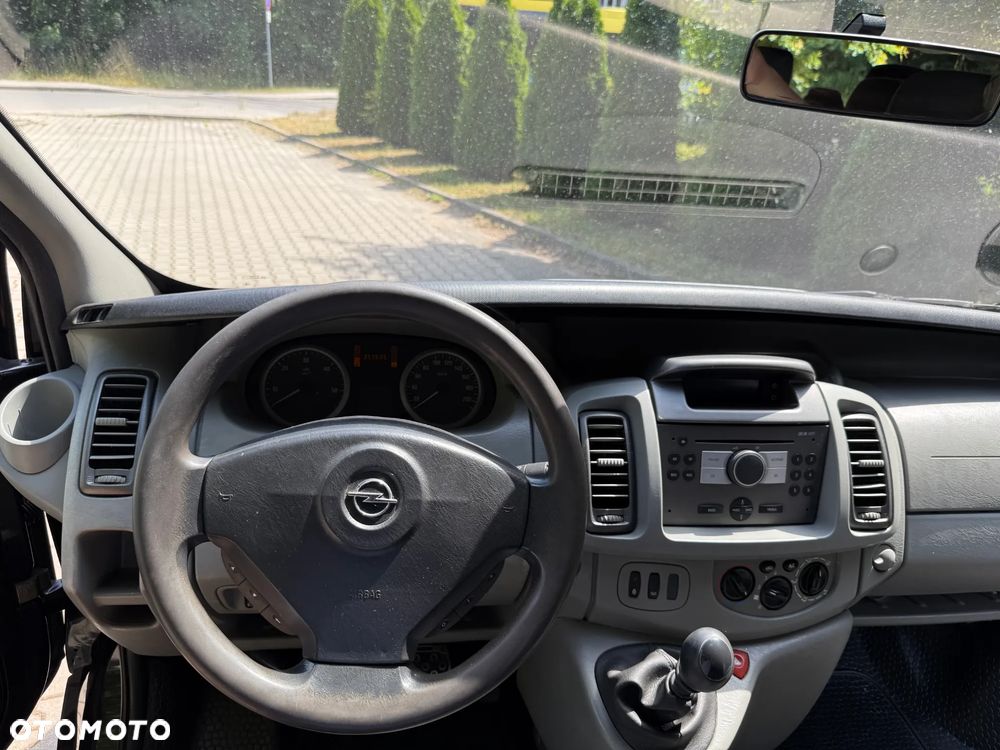 Opel Vivaro L2H1 2.9t - 18