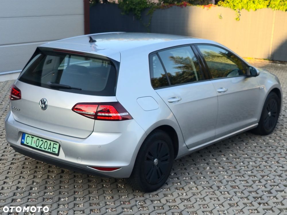 Volkswagen Golf - 5