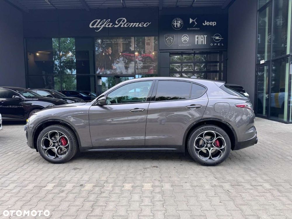 Alfa Romeo Stelvio - 8