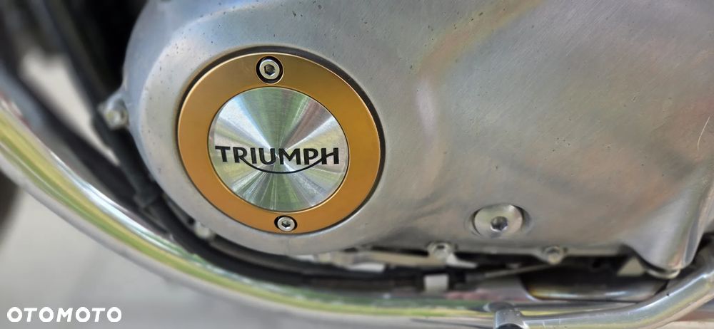 Triumph Bonneville - 26