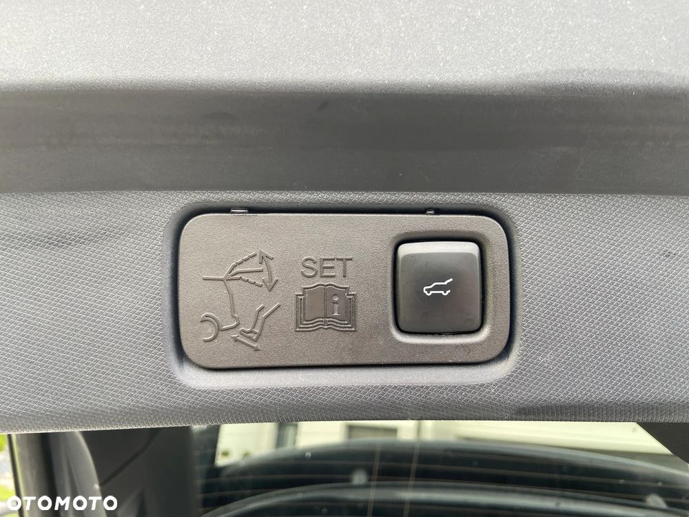 Ford Mustang Mach-E 98kWh AWD GT - 29