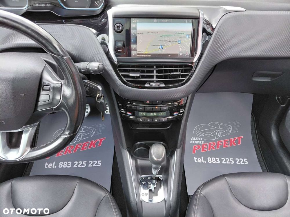 Peugeot 208 - 24
