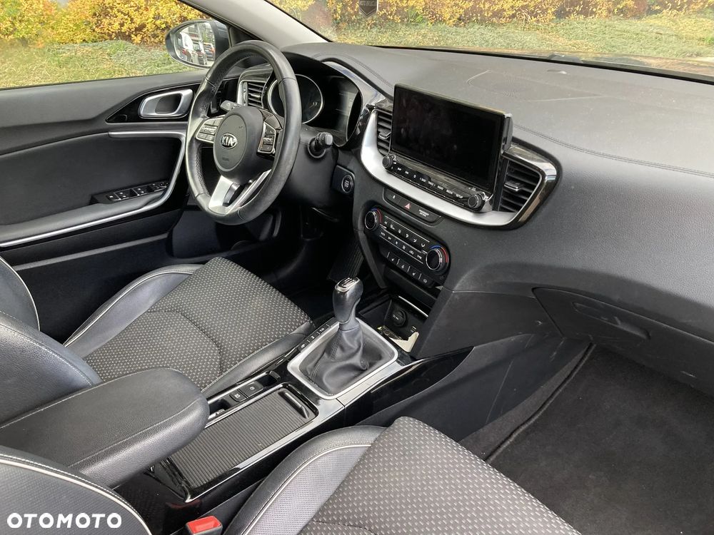 Kia XCeed 1.4 T-GDI L Business Line - 16