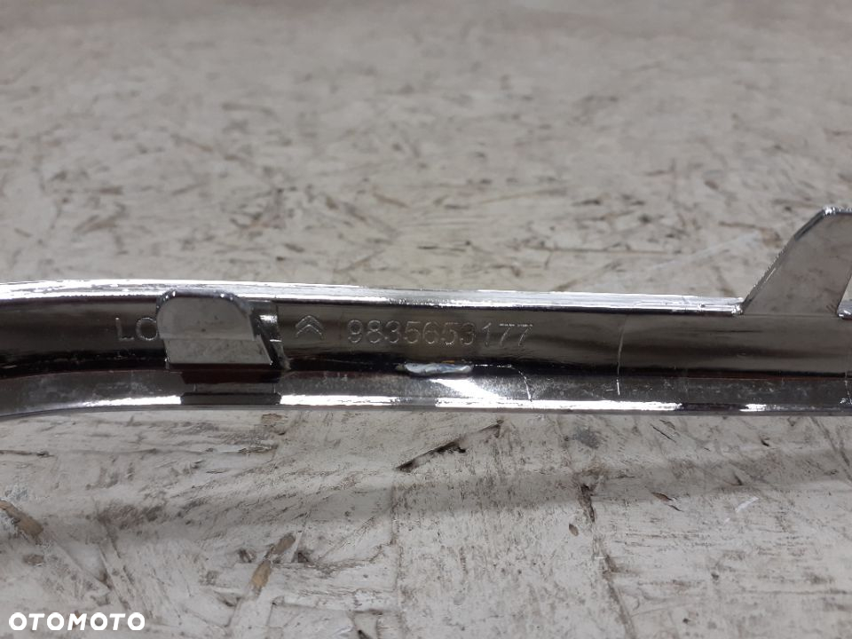 CHROM GRILL ATRAPA CITROEN C4 III 2020-> 9835653177 - 6