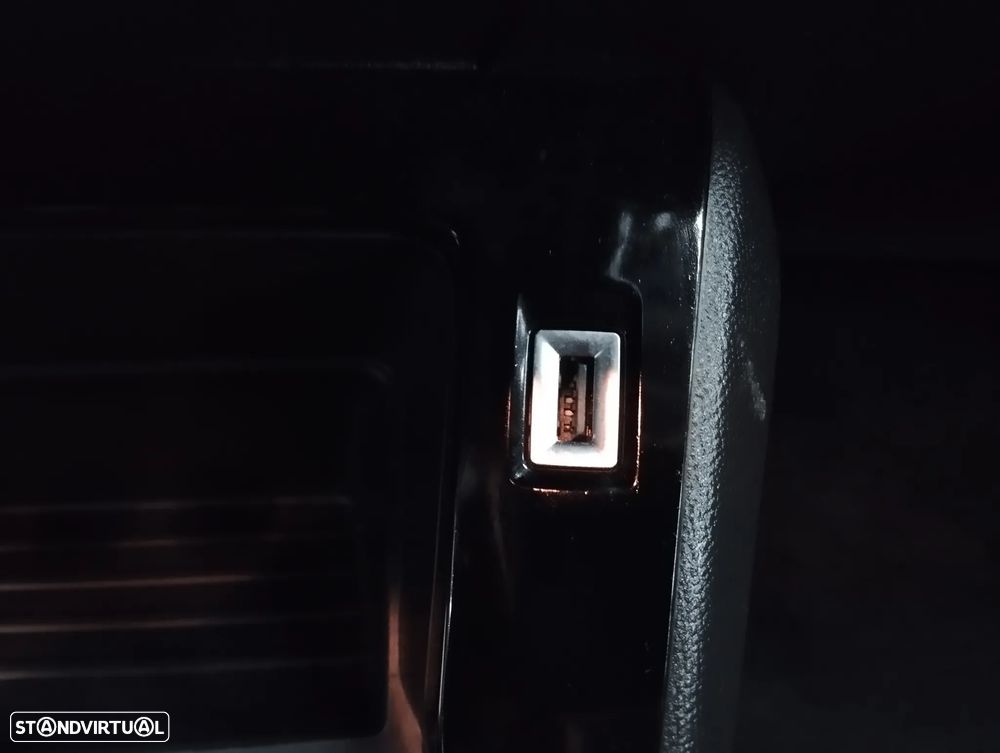 Peugeot 2008 1.2 PureTech Active Pack - 32