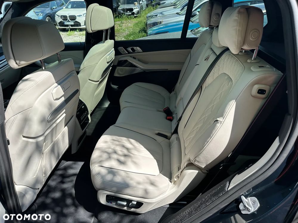 BMW X7 - 8