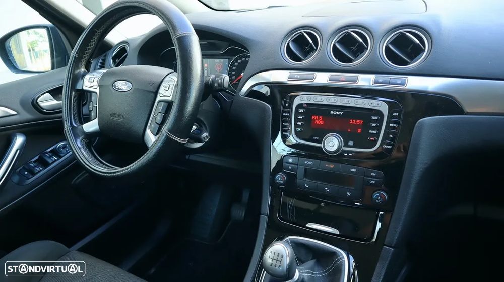 Ford S-Max 2.0 TDCi Titanium 7L - 40