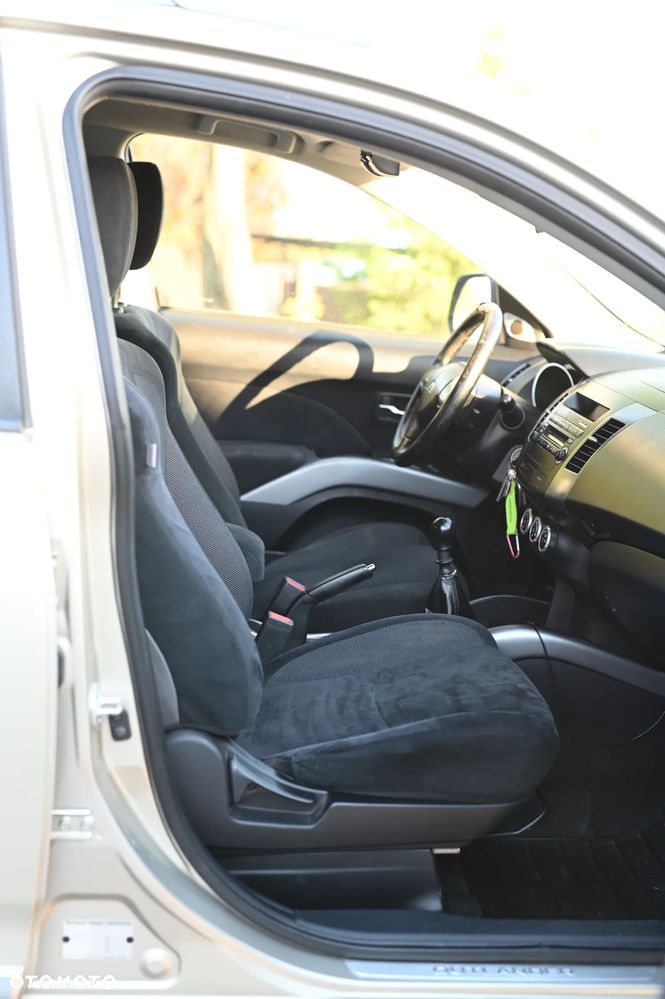 Mitsubishi Outlander 2.0 DID Intense - 6