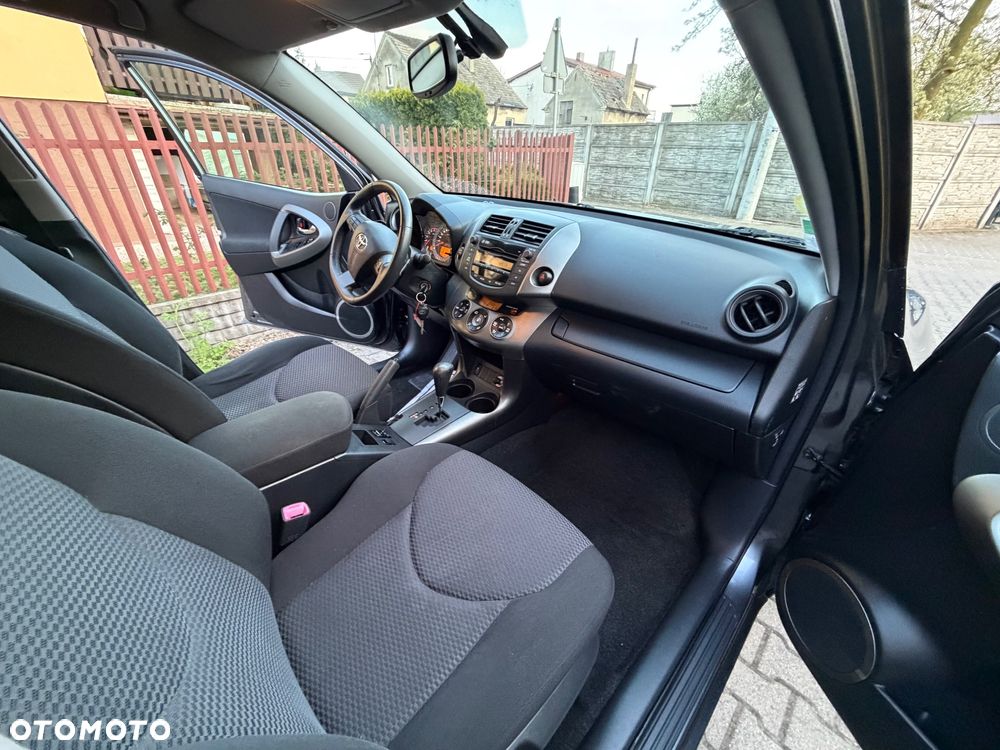 Toyota RAV4 2.2 D-4D 4x4 Automatik Life - 9