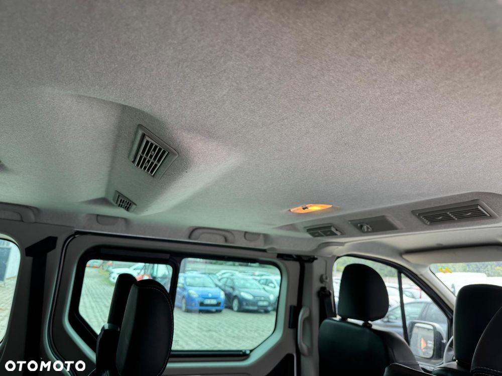 Renault Trafic Grand 2.0 dCi - 19