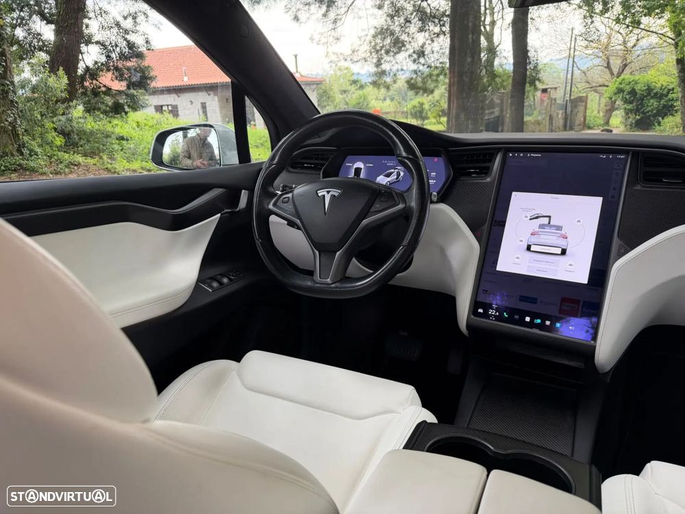 Tesla Model X 100D - 31