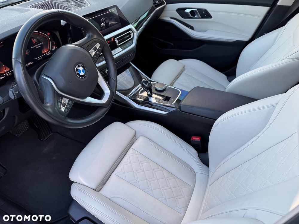 BMW Seria 3 320d Luxury Line Purity - 13