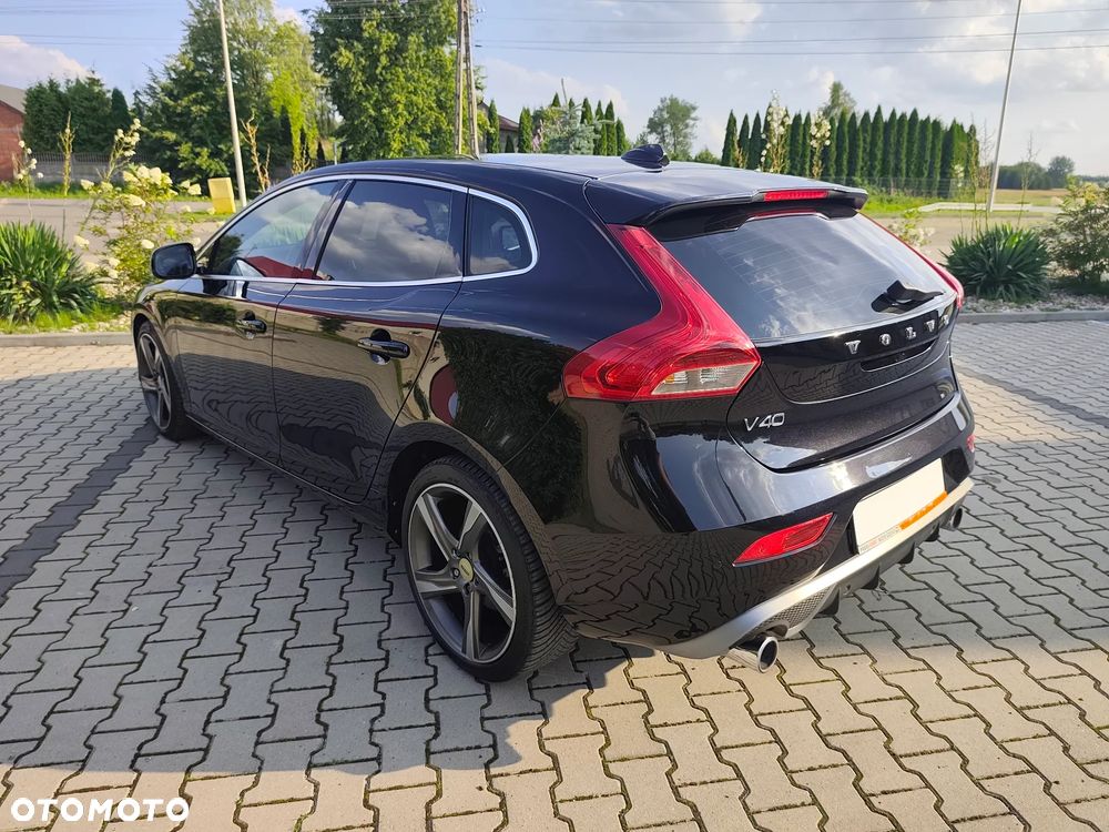 Volvo V40 D2 R Design - 4