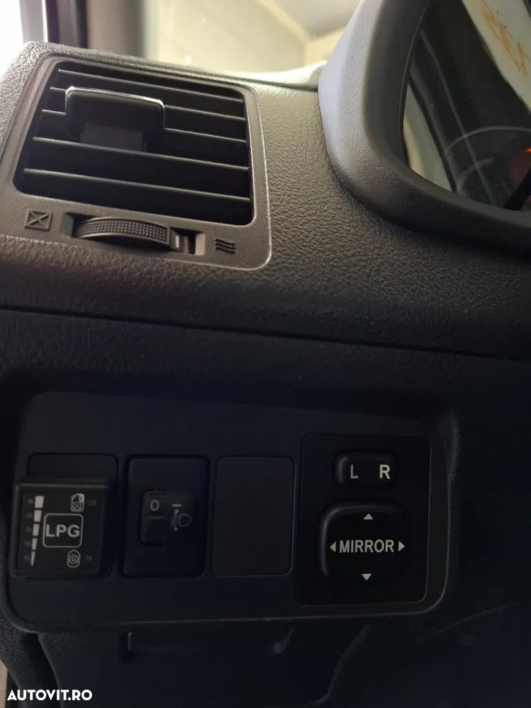 Toyota Corolla 1.4 Sdn. Luna - 16