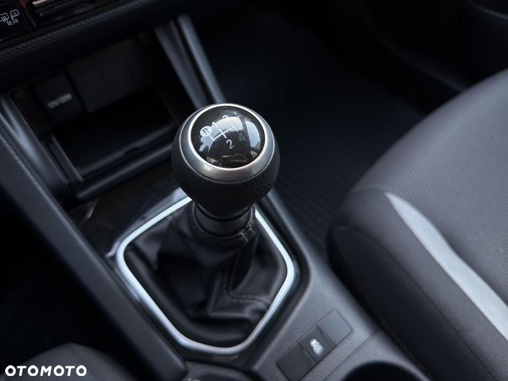 Toyota Auris 1.33 VVT-i Active - 13