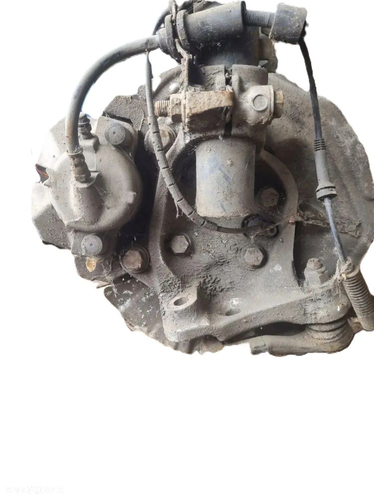 BMW E90 05-12 2,0 D zwrotnica lewy przód LP * - 2