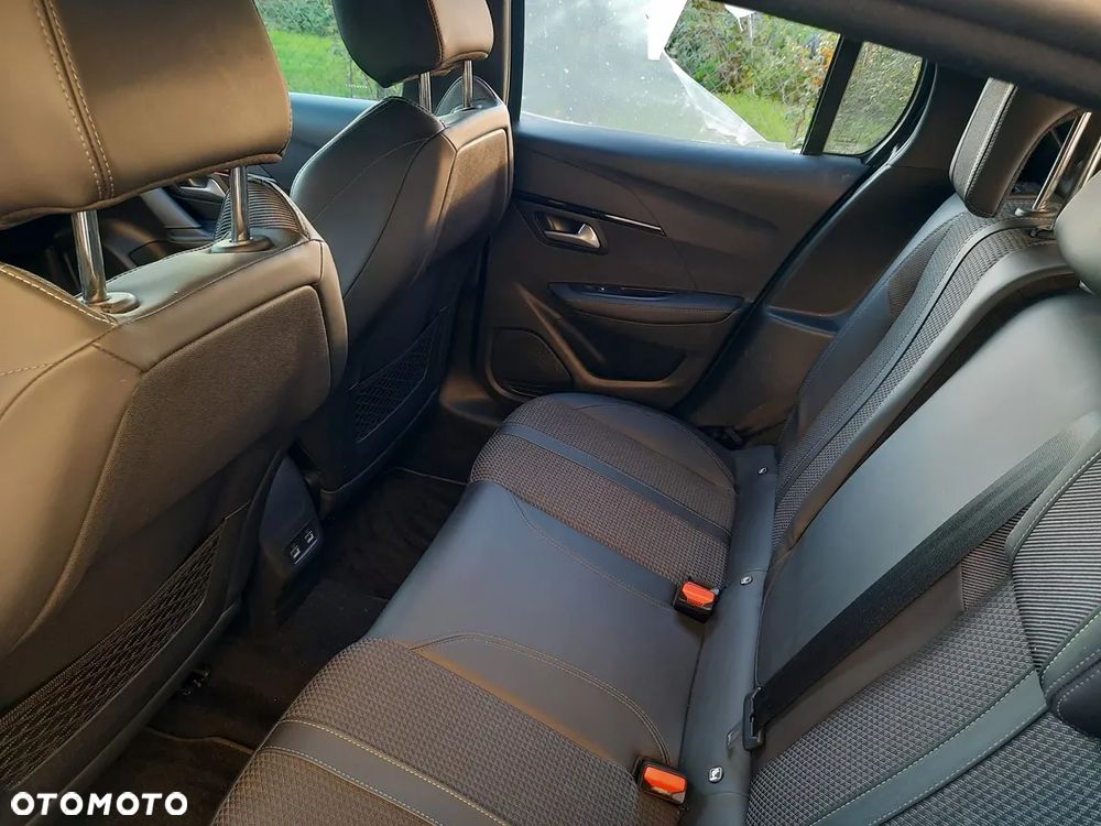 Peugeot 208 PureTech 100 GT - 24