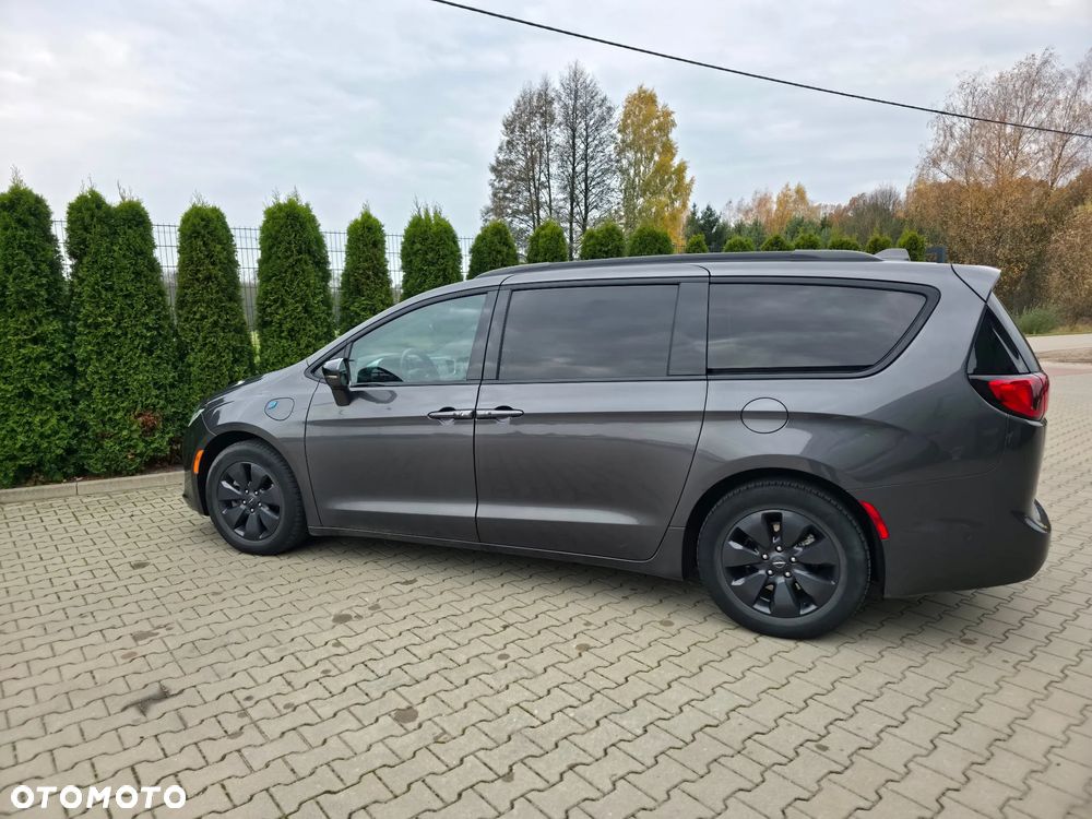 Chrysler Pacifica - 5