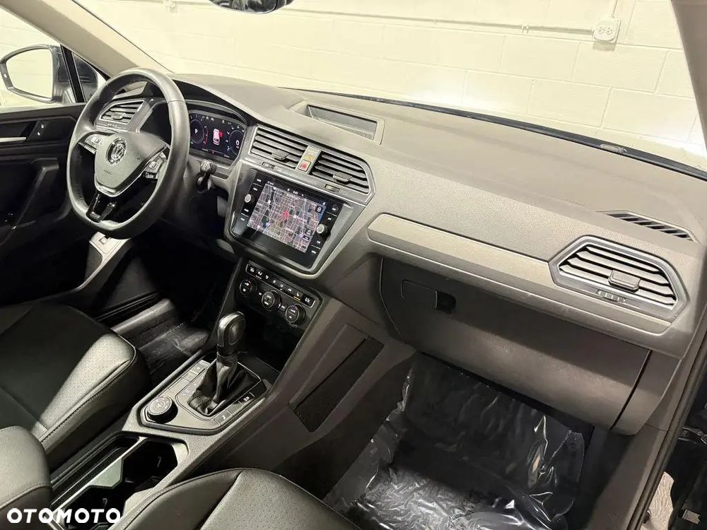 Volkswagen Tiguan 2.0 TSI 4Mot Elegance DSG - 40