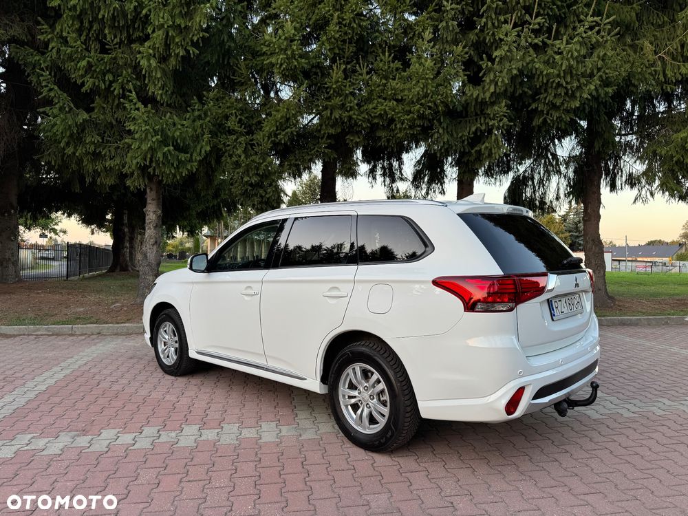 Mitsubishi Outlander 2.0 4WD - 6