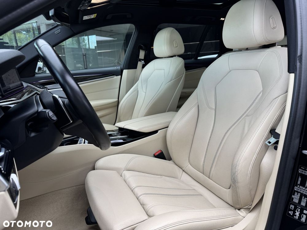 BMW Seria 5 530i xDrive M Sport sport - 12