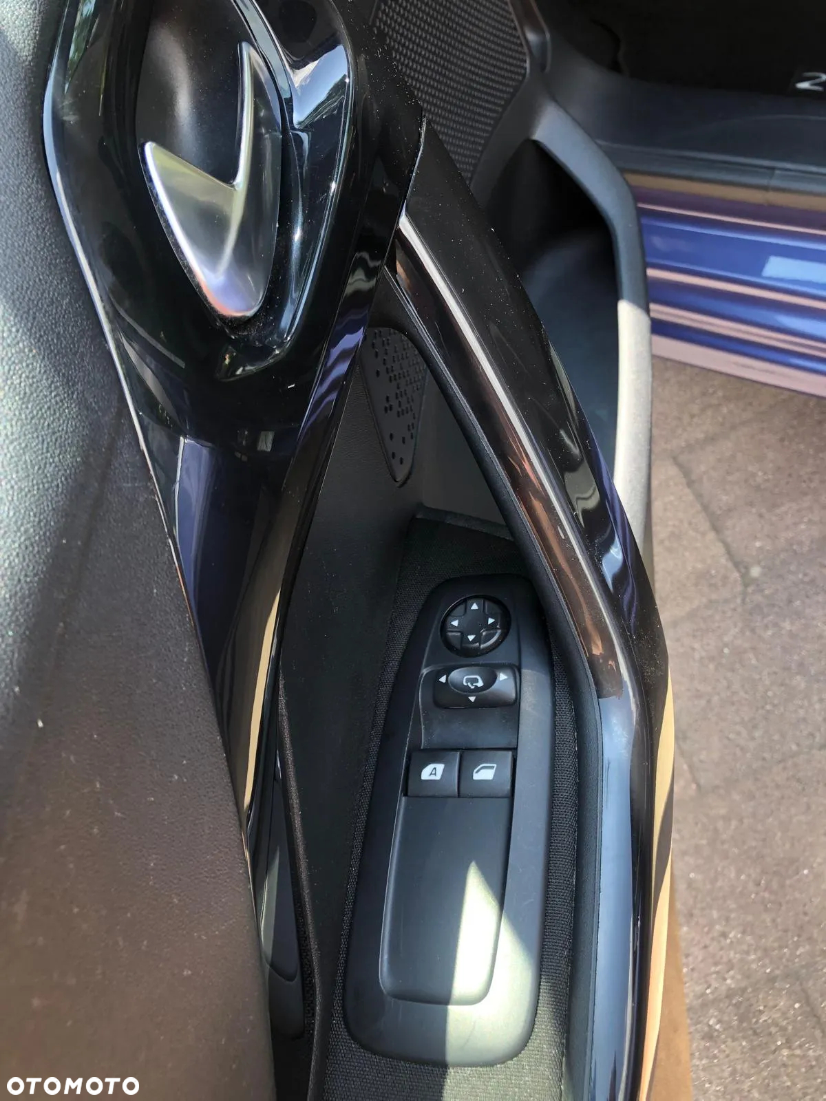 Peugeot 208 - 22