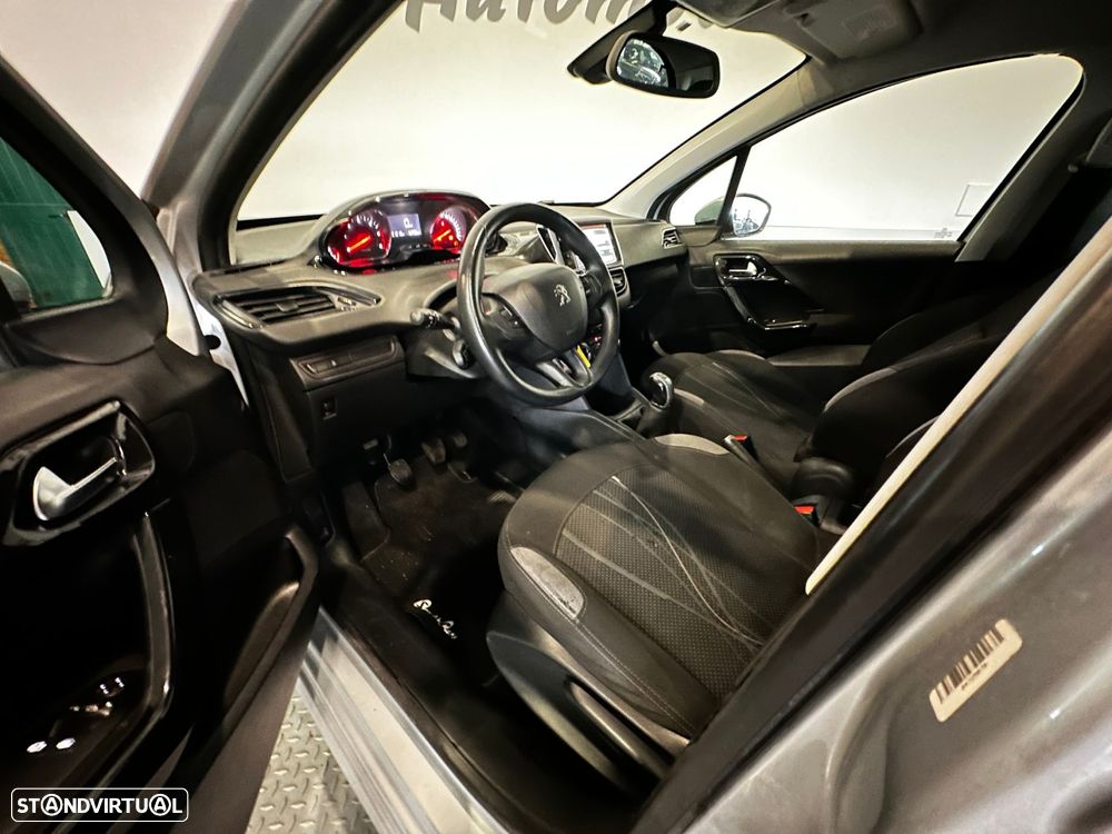 Peugeot 208 1.4 HDi - 12