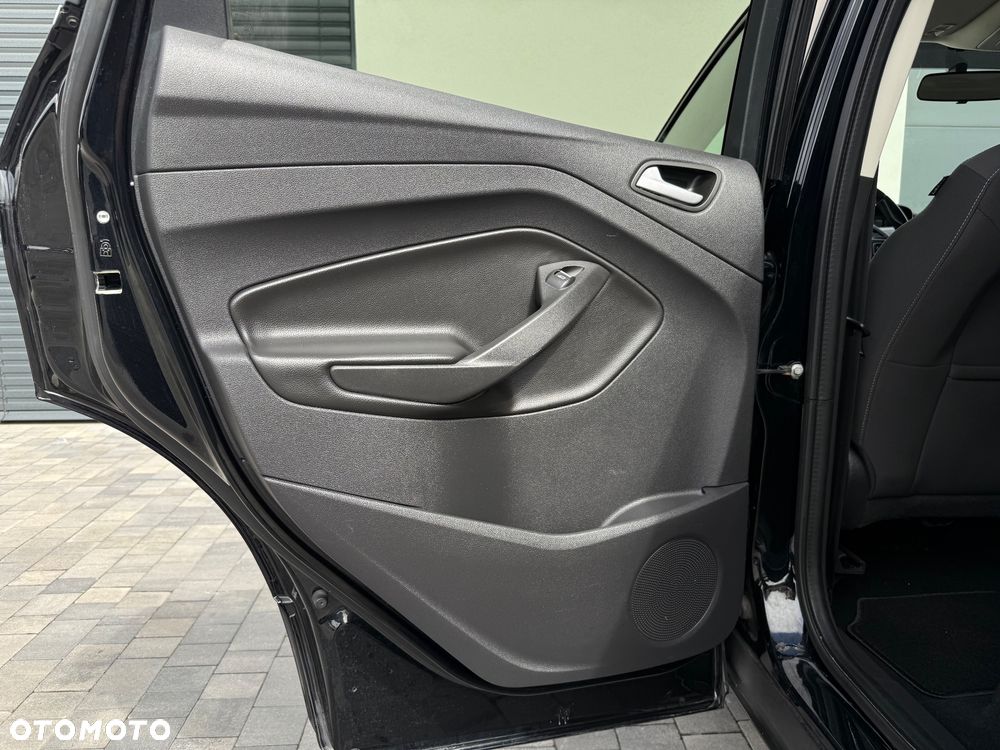 Ford Kuga 1.5 EcoBoost 2x4 Trend - 32