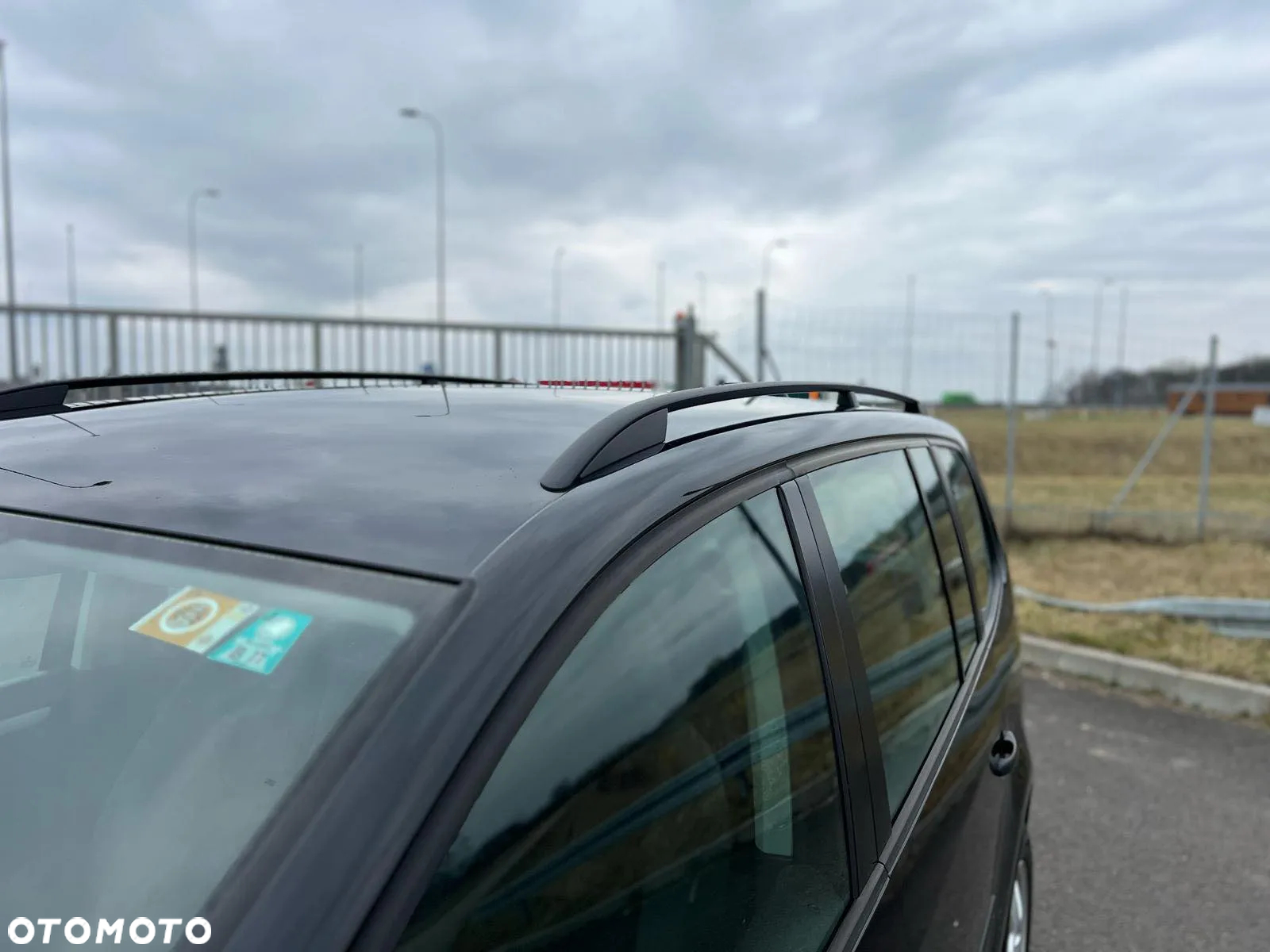 Volkswagen Touran 1.6 TDI DPF Trendline DSG - 20
