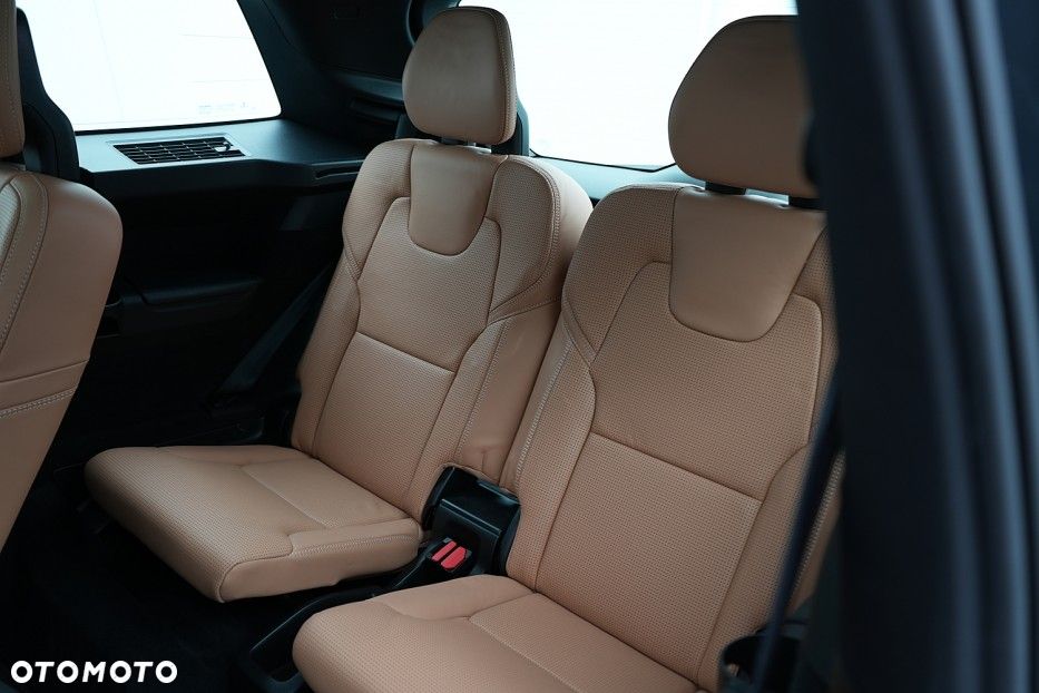Volvo XC 90 D5 AWD Inscription 7os - 9