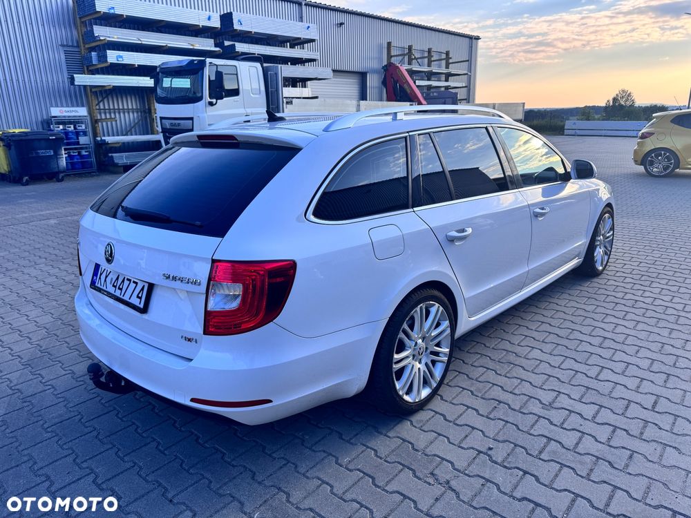 Skoda Superb 2.0 TDI 4x4 Ambition DSG - 4