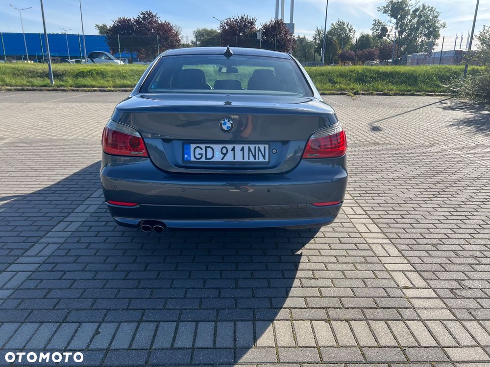 BMW Seria 5 525d - 8